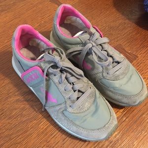 Vintage EUC Roos from 90s
